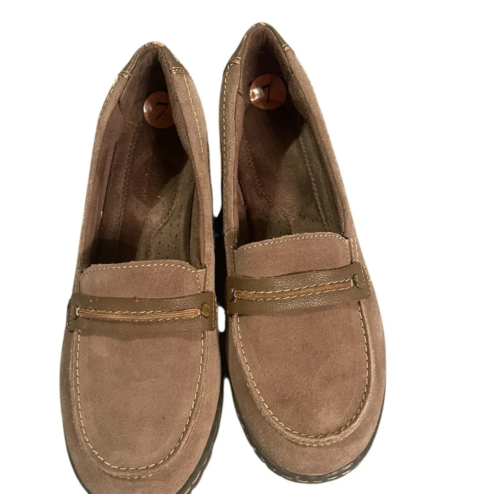 Natural Soul Women's Tan Loafers - Picture 2 of 3